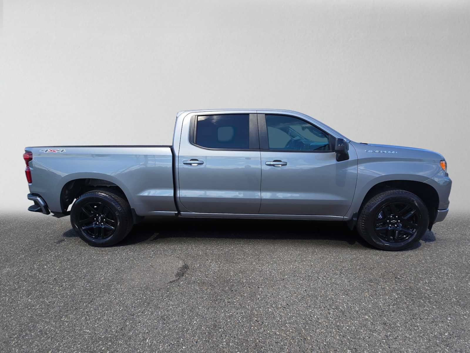Used 2024 Chevrolet Silverado 1500 RST AWD/4WD image 2