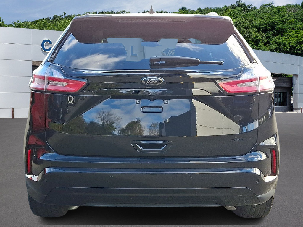 Certified 2024 Ford Edge SE w/ Black Appearance Package AWD/4WD image 5