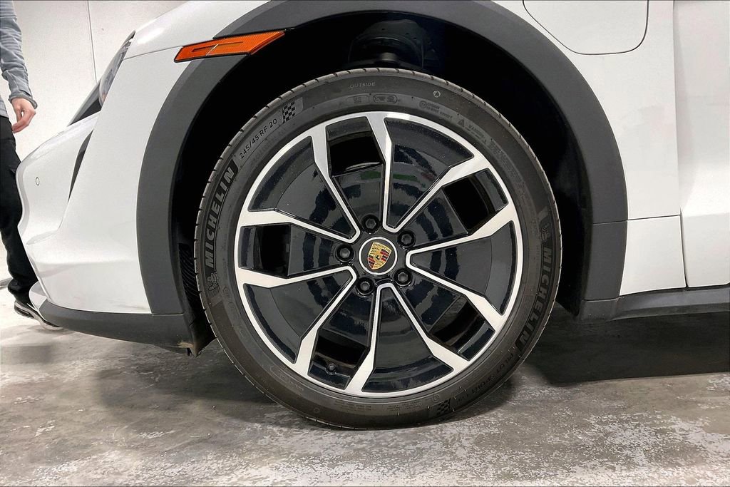 Used 2022 Porsche Taycan 4 Cross Turismo image 11