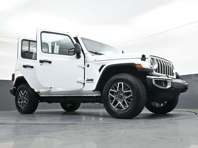 Used 2025 Jeep Wrangler Sahara image 42