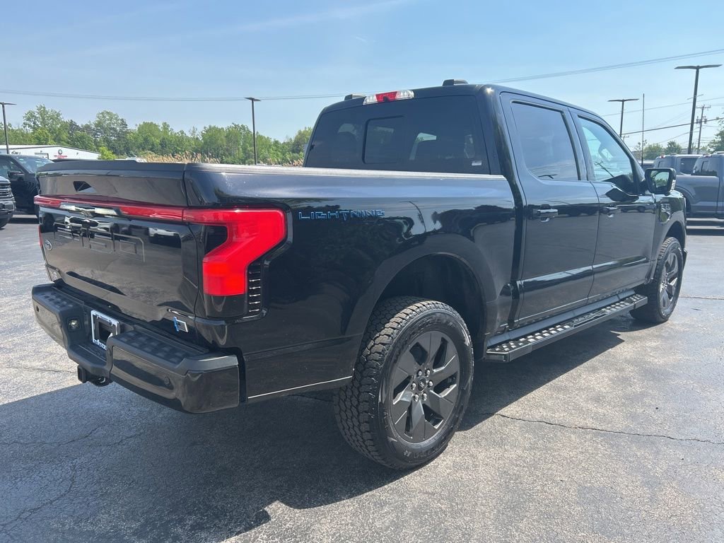 Used 2022 Ford F150 Lightning Lariat AWD/4WD image 7