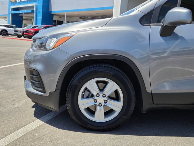 Used 2020 Chevrolet Trax LS w/ Tint and Cruise Package FWD image 9