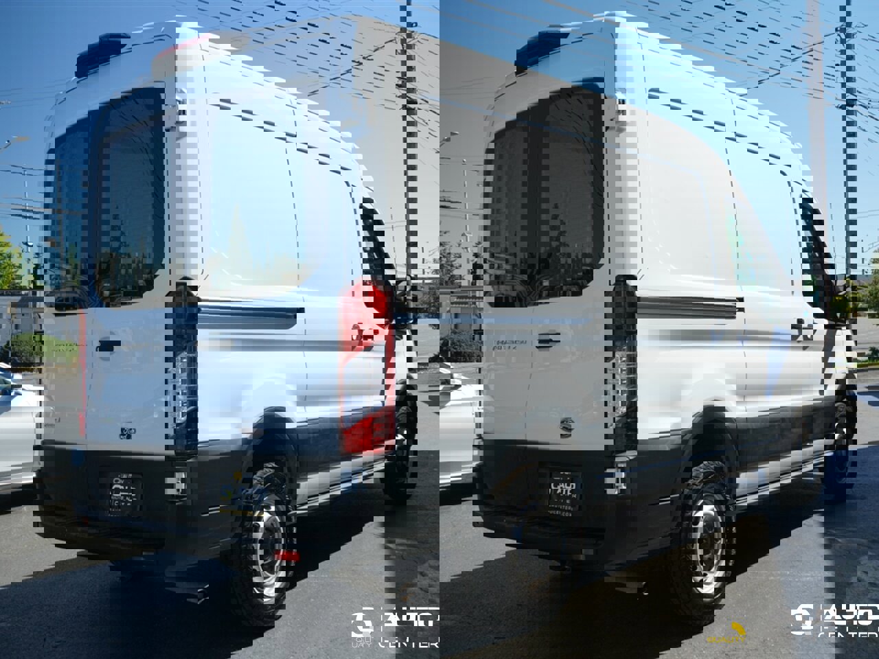 Used 2023 Ford Transit 250 Medium Roof image 4