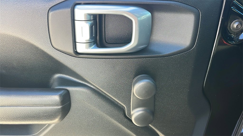 Used 2020 Jeep Wrangler Unlimited Sport image 17