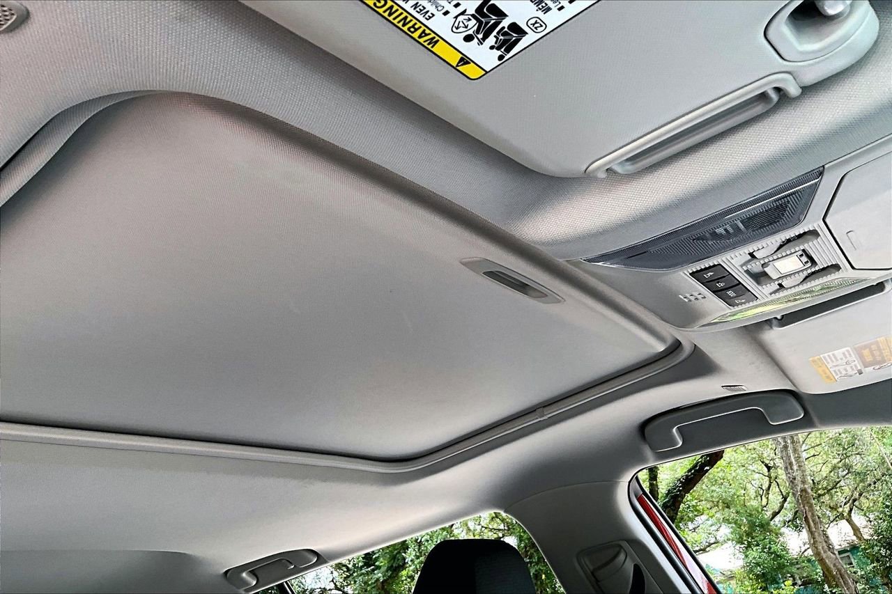 Used 2025 Toyota RAV4 XLE w/ Convenience Package FWD image 28