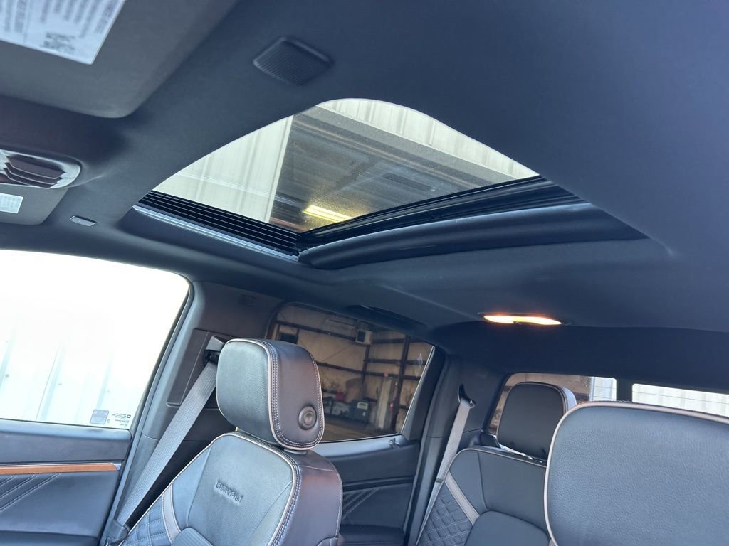 Certified 2025 GMC Canyon Denali image 17