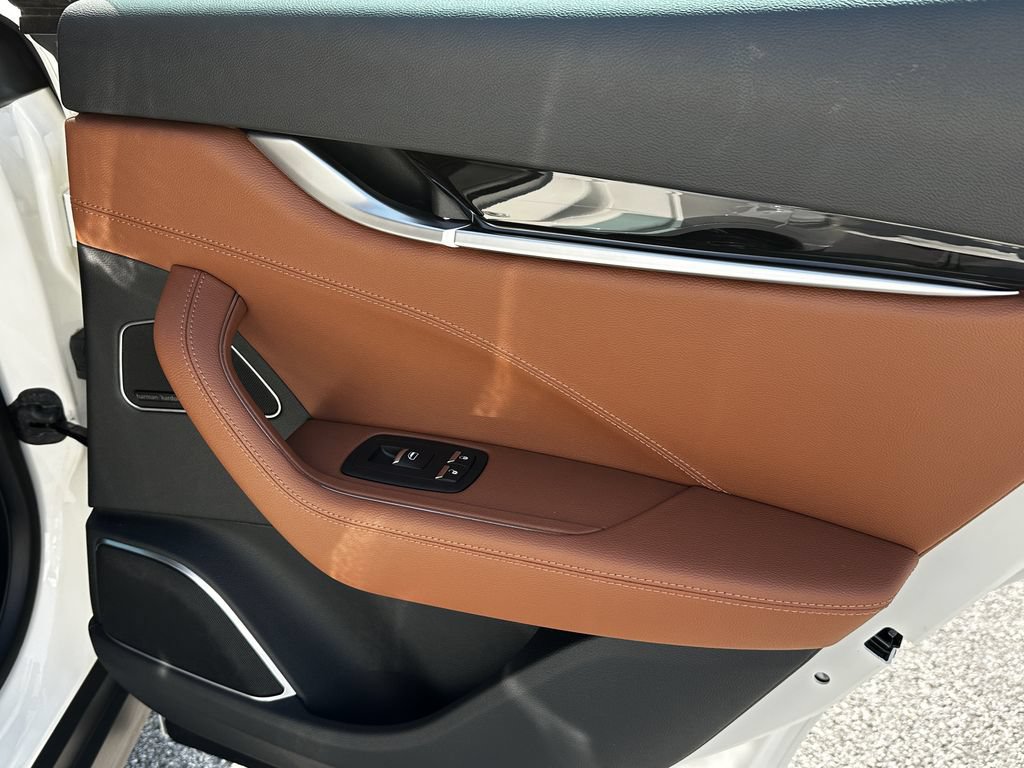 Used 2023 Maserati Levante GT AWD/4WD image 19