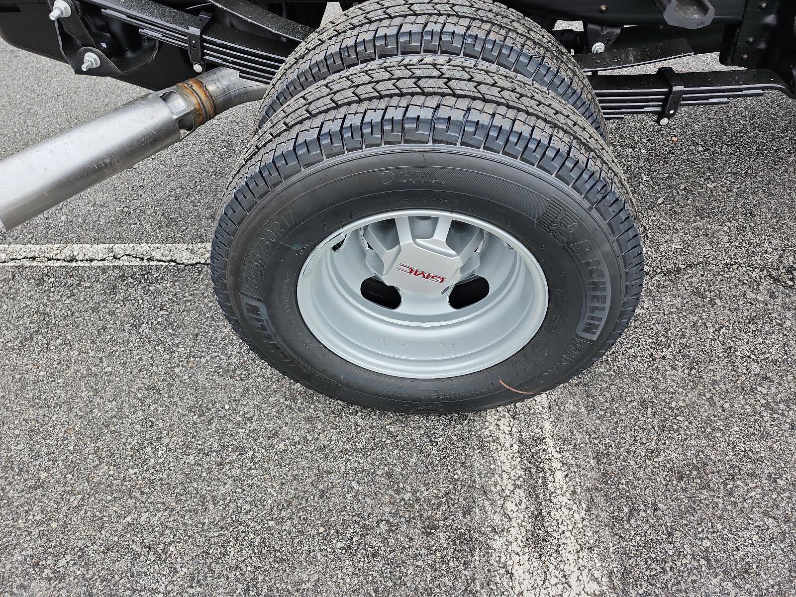 New 2026 GMC Sierra 3500 Pro w/ Convenience Package image 4