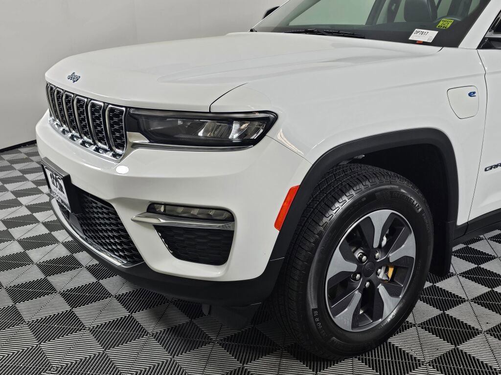 Used 2022 Jeep Grand Cherokee Limited 4xe w/ MOPAR Finishing Package image 10