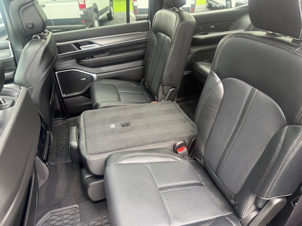 Certified 2024 Jeep Wagoneer Series II AWD/4WD image 43