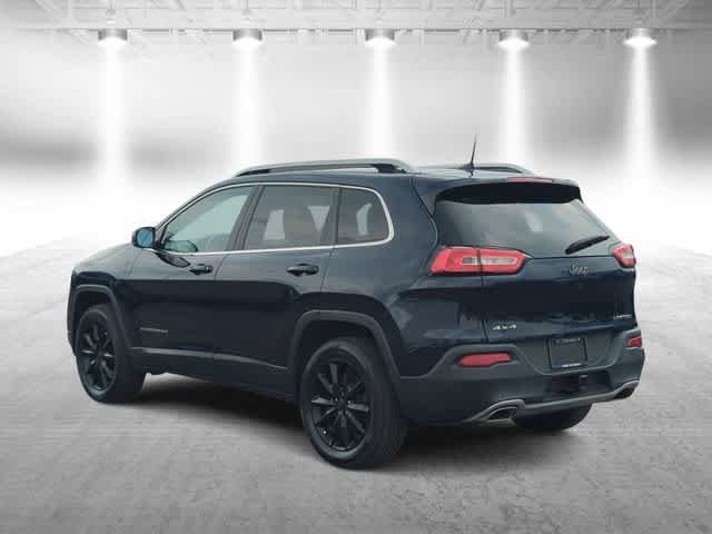 Used 2016 Jeep Cherokee Limited w/ Luxury Group AWD/4WD image 6