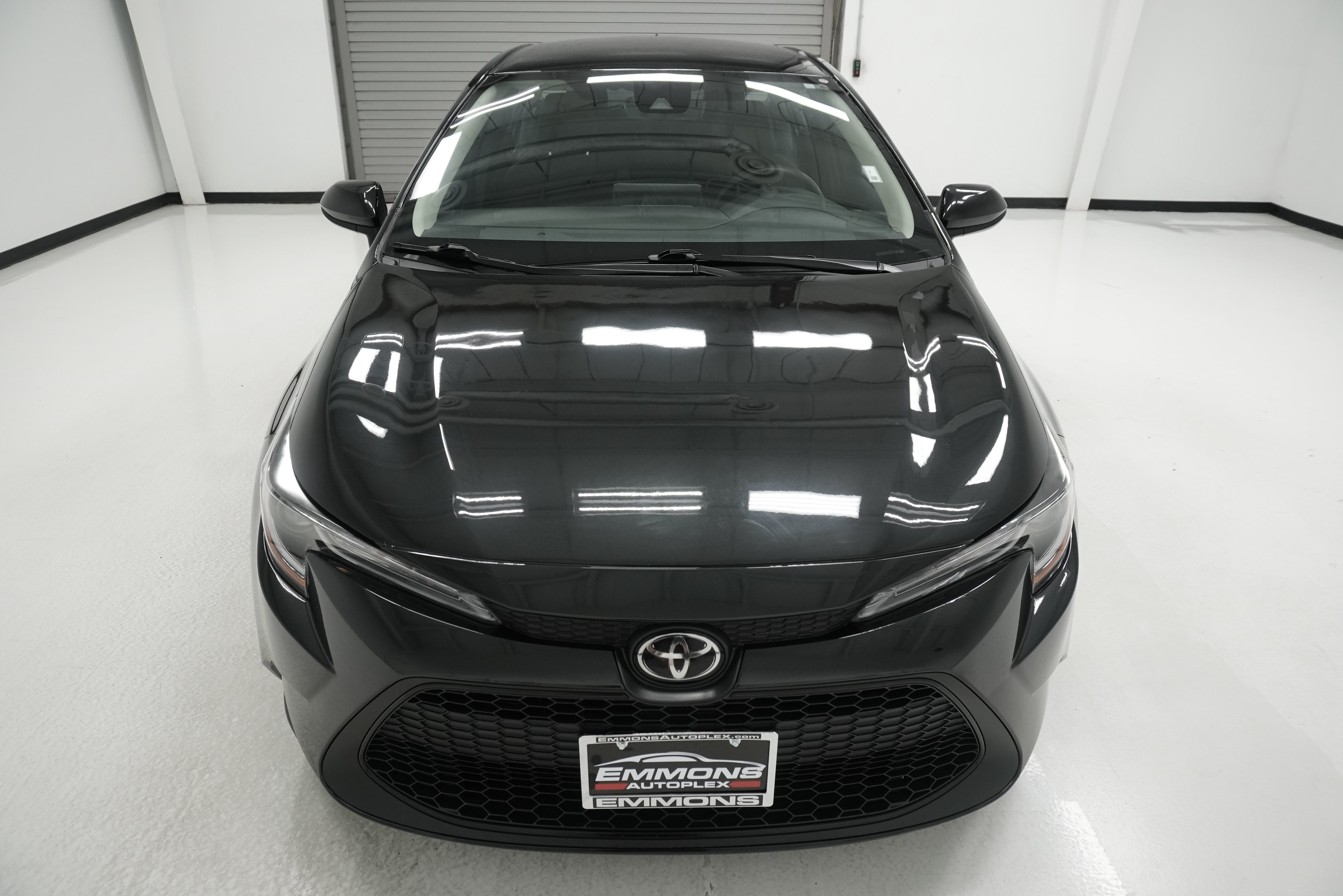 Used 2022 Toyota Corolla LE FWD image 2