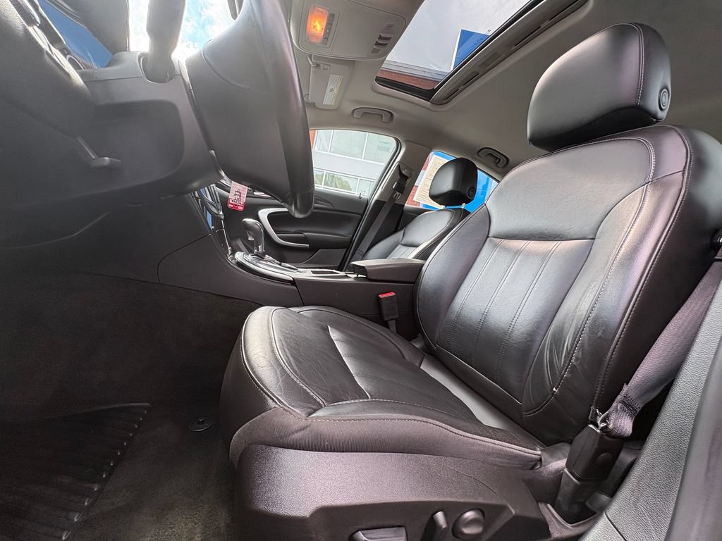 Used 2017 Buick Regal Sport Touring FWD image 11
