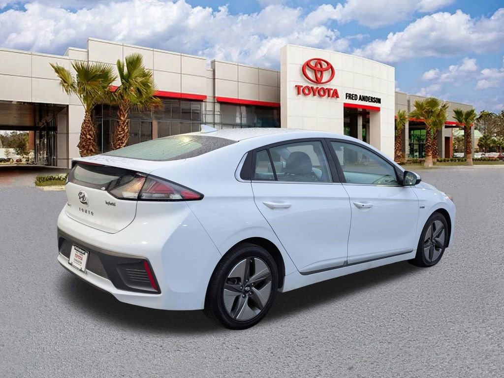 Used 2020 Hyundai Ioniq SEL image 4