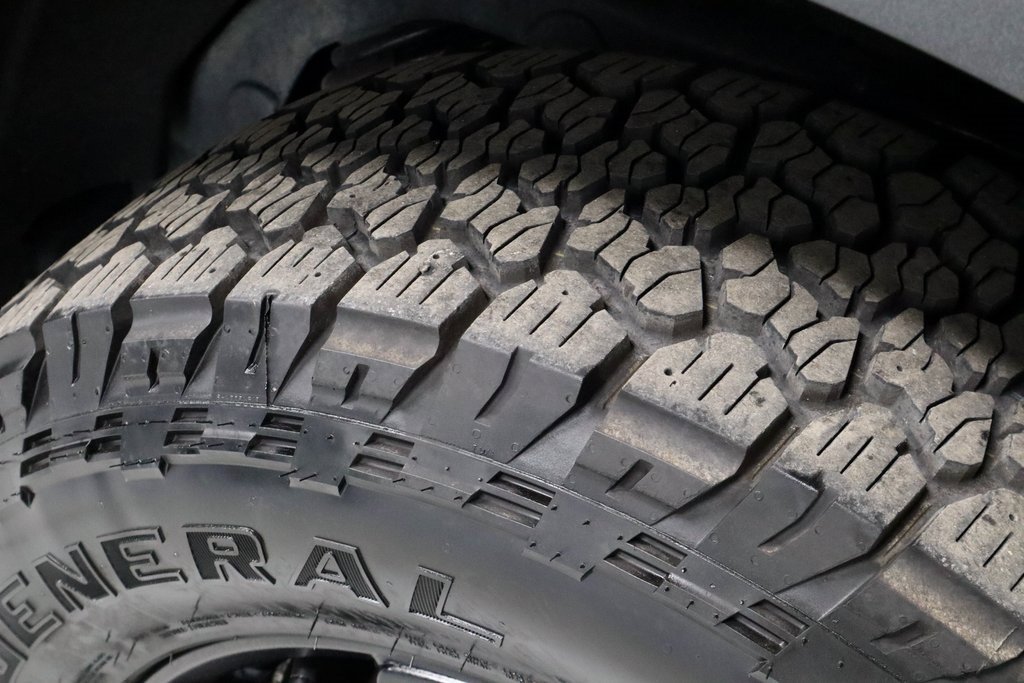 Certified 2024 Ford Bronco Black Diamond image 17