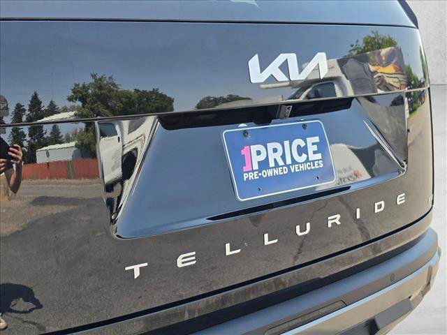 Used 2027 Kia Telluride S w/ Towing Package AWD/4WD image 16