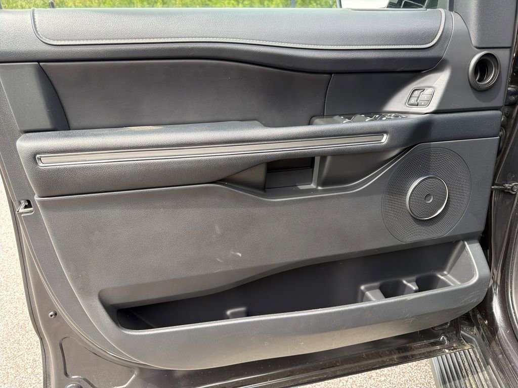 Used 2024 Ford Expedition XLT image 46