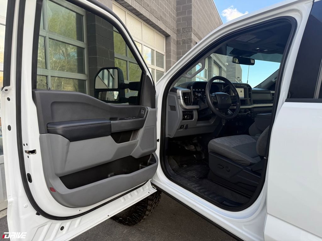 Used 2023 Ford F350 XLT image 33