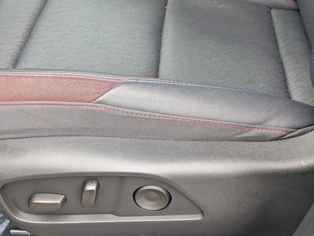 Used 2025 Chevrolet Equinox RS w/ Safety and Technology Package FWD image 11