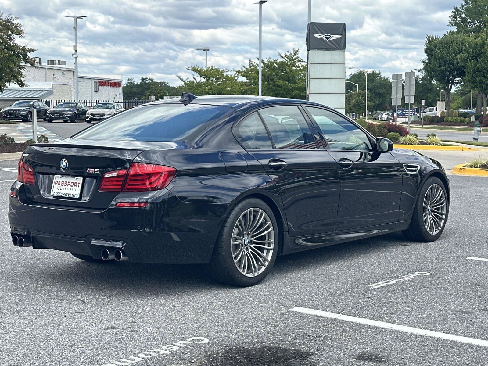 Used 2013 BMW M5 RWD image 5