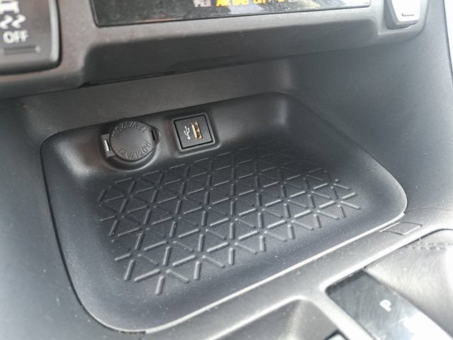 Used 2025 Toyota RAV4 XLE AWD/4WD image 19