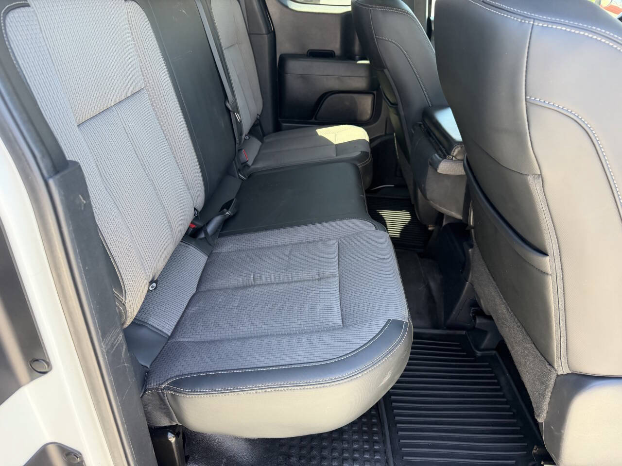 Used 2017 Nissan Titan S AWD/4WD image 18