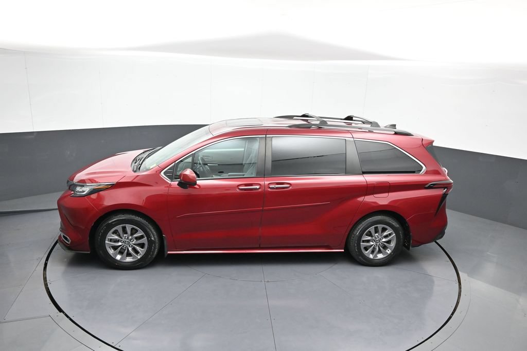 Certified 2022 Toyota Sienna XLE AWD/4WD image 43