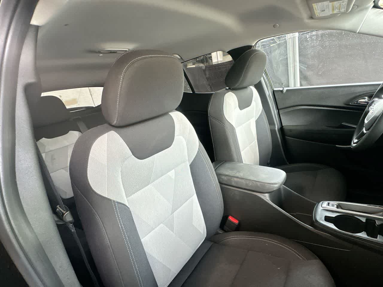 Used 2025 Chevrolet Trax LS FWD image 27
