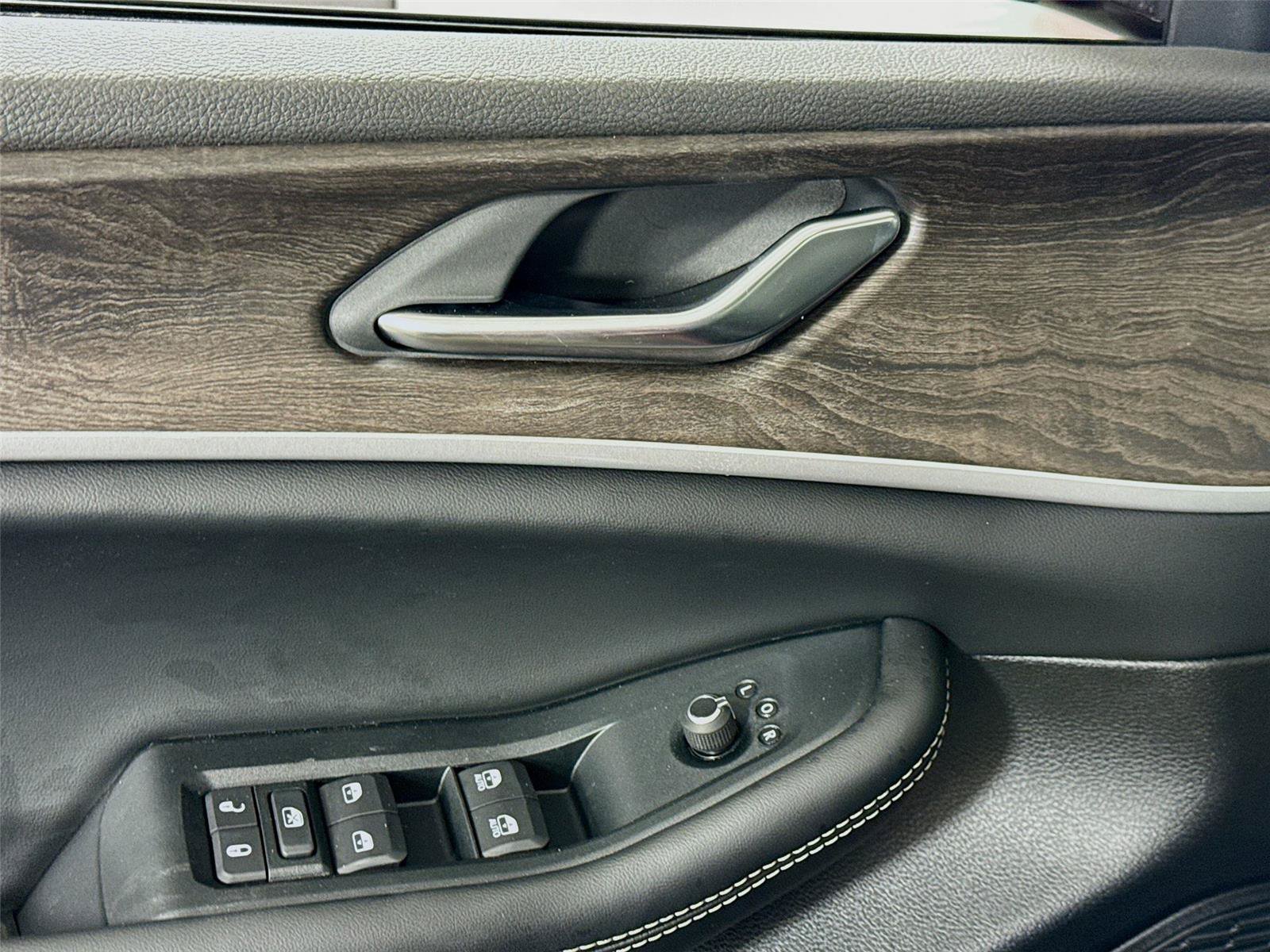 New 2026 Jeep Grand Cherokee Altitude AWD/4WD image 12