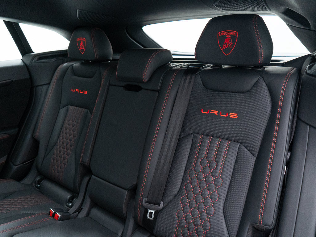 Used 2024 Lamborghini Urus Performante AWD/4WD image 25