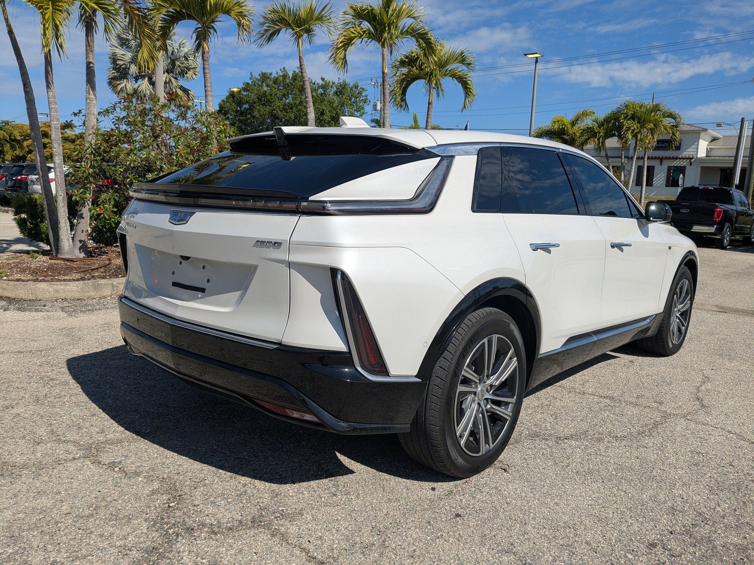 Used 2024 Cadillac Lyriq Luxury RWD image 4