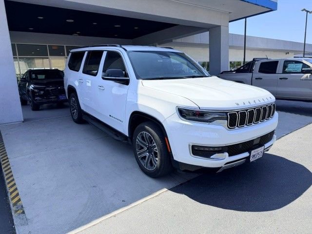 Used 2024 Jeep Wagoneer L Series II w/ Flexible Seating Group RWD image 4