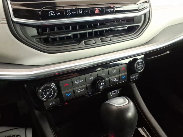 Used 2023 Jeep Compass Limited image 20