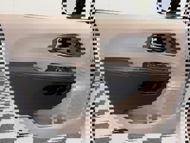 Used 2024 Chrysler Pacifica Touring-L image 19