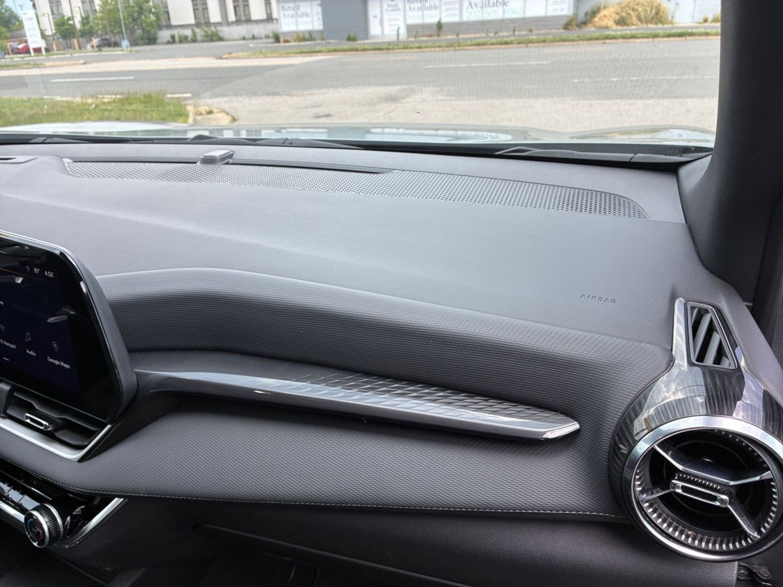 Used 2025 Chevrolet Equinox LT FWD image 30