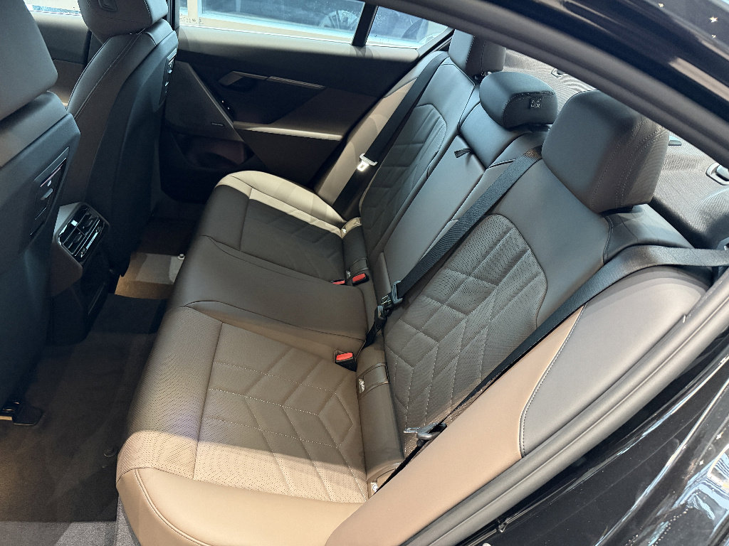 New 2026 BMW 530i xDrive w/ Premium Package AWD/4WD image 13
