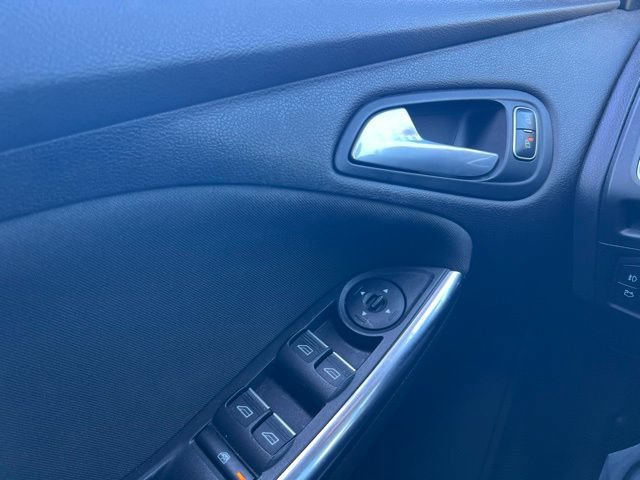 Used 2016 Ford Focus ST w/ Equipment Group 401A FWD image 23
