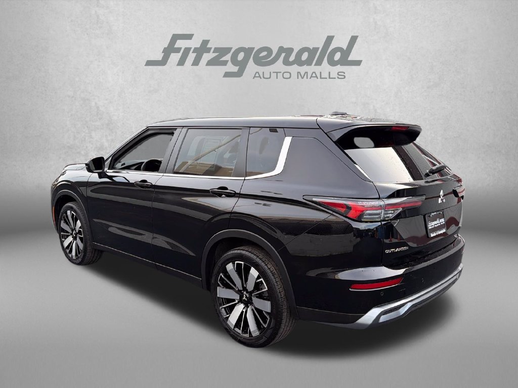 Used 2025 Mitsubishi Outlander SE AWD/4WD image 5