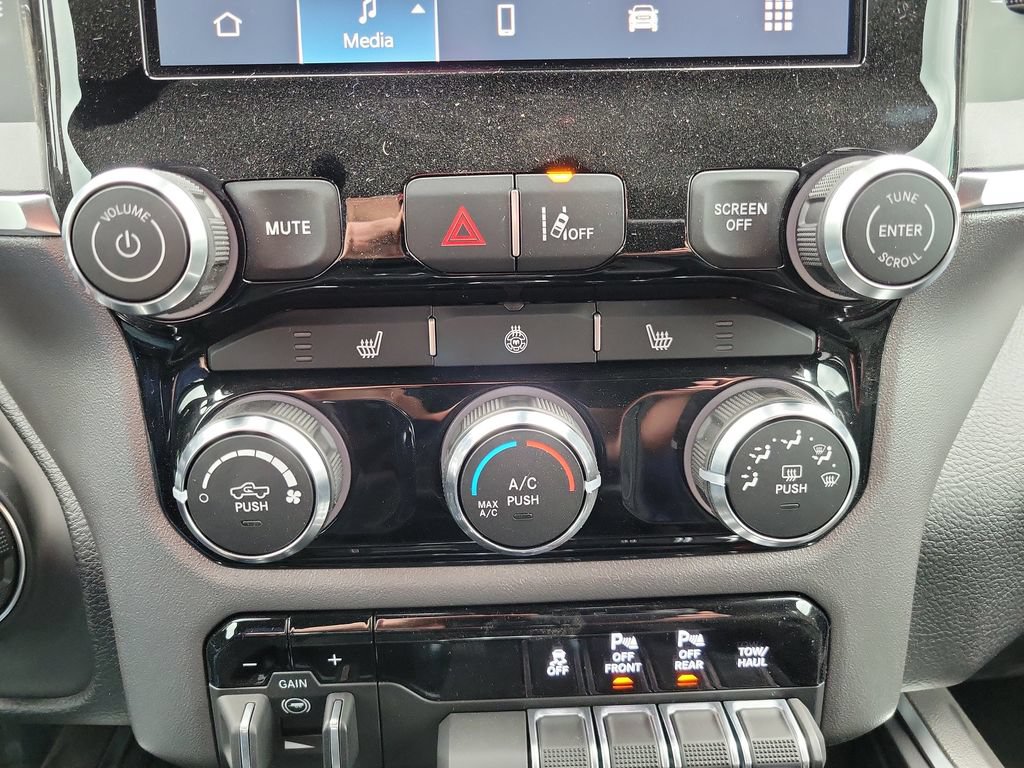 New 2026 RAM 1500 Big Horn AWD/4WD image 19