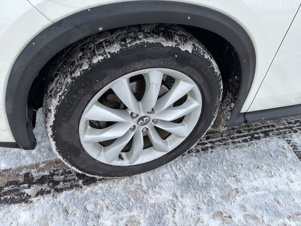 Used 2019 INFINITI QX50 Essential w/ Premium Heat Package image 7