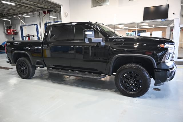 Used 2024 Chevrolet Silverado 2500 LTZ w/ LTZ Plus Package AWD/4WD image 4
