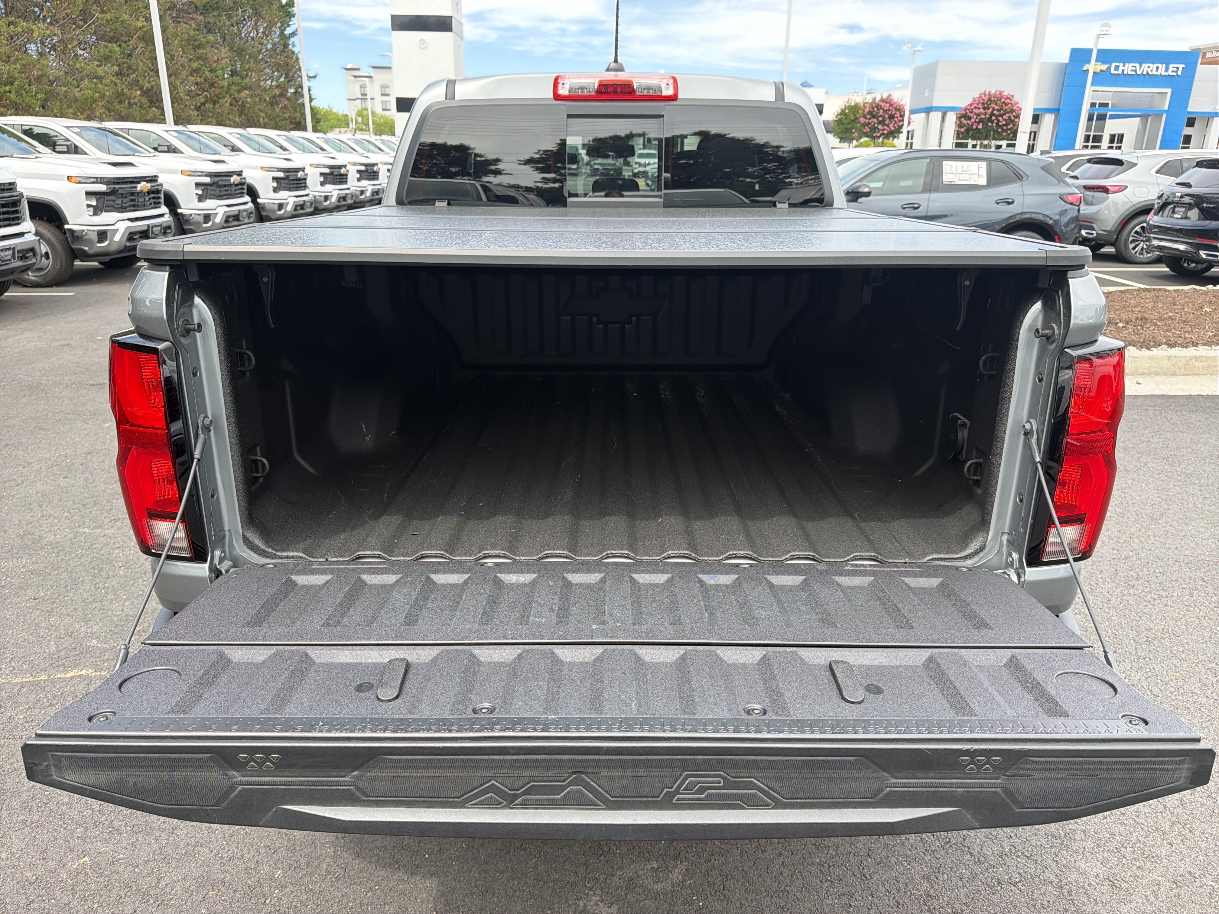 Used 2024 Chevrolet Colorado Z71 w/ Z71 Convenience Package 2 AWD/4WD image 34