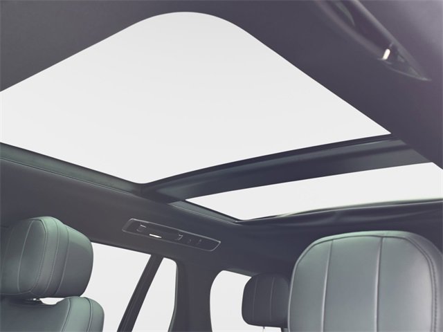 Used 2025 Land Rover Range Rover SE image 29