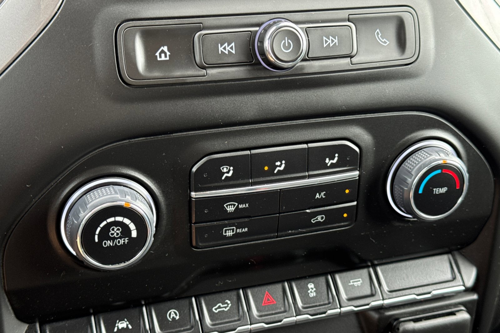 Used 2024 Chevrolet Silverado 1500 Custom w/ LPO, Dark Essentials Package RWD image 19