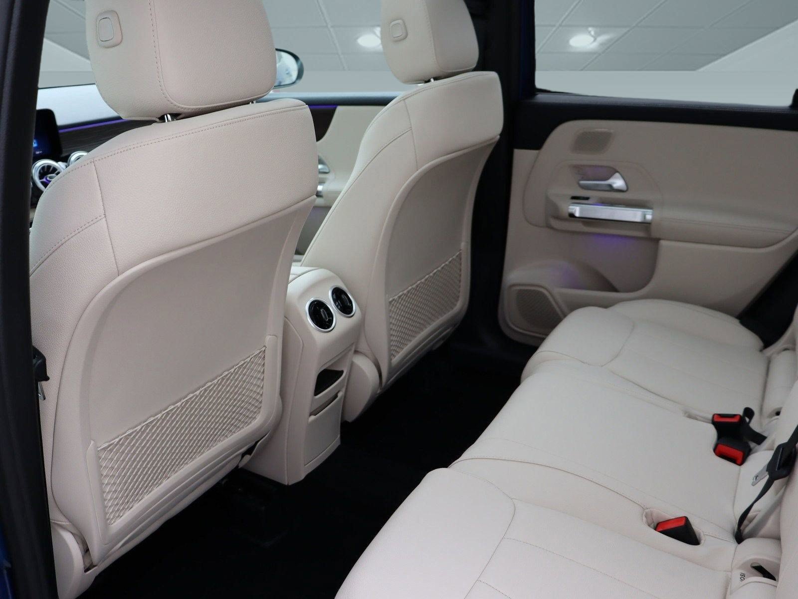Used 2025 Mercedes-Benz GLB 250 image 32