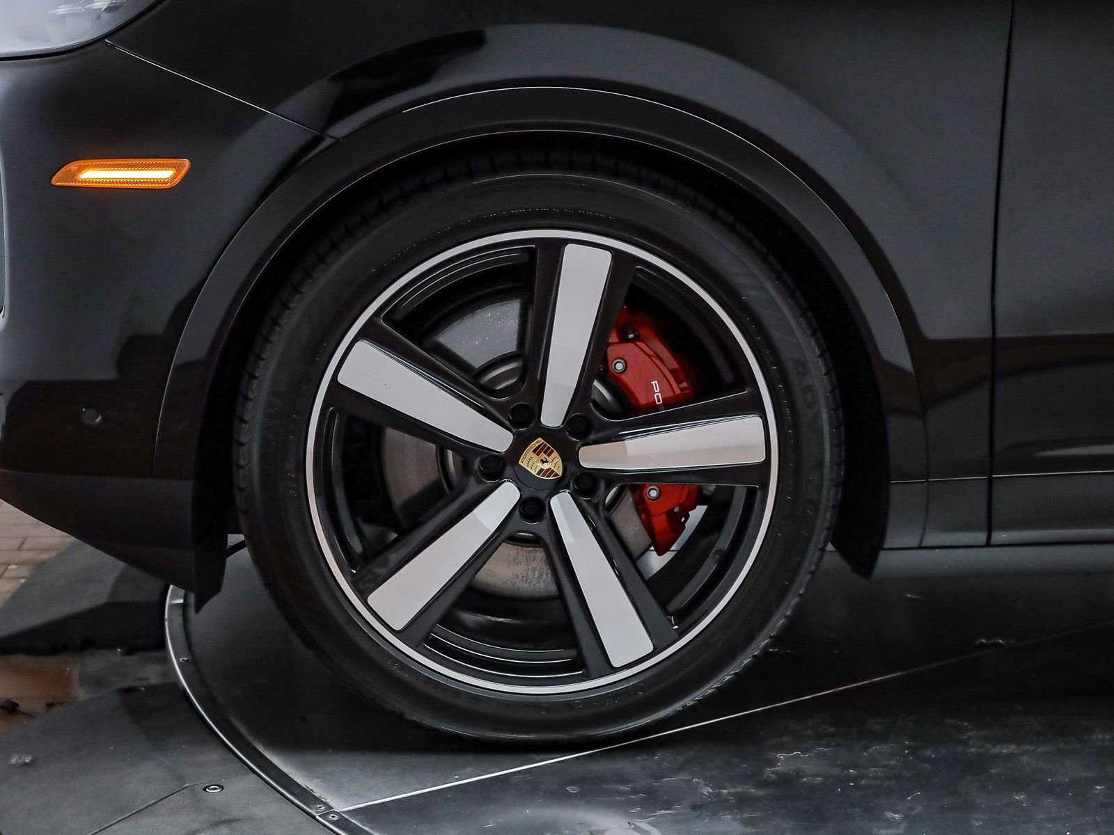 Certified 2025 Porsche Cayenne S image 10