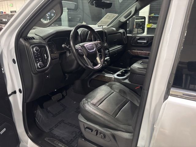 Used 2021 GMC Sierra 3500 Denali w/ Denali Ultimate Package AWD/4WD image 15
