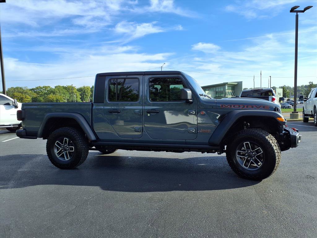 Used 2025 Jeep Gladiator Mojave w/ Steel Bumper Group image 32