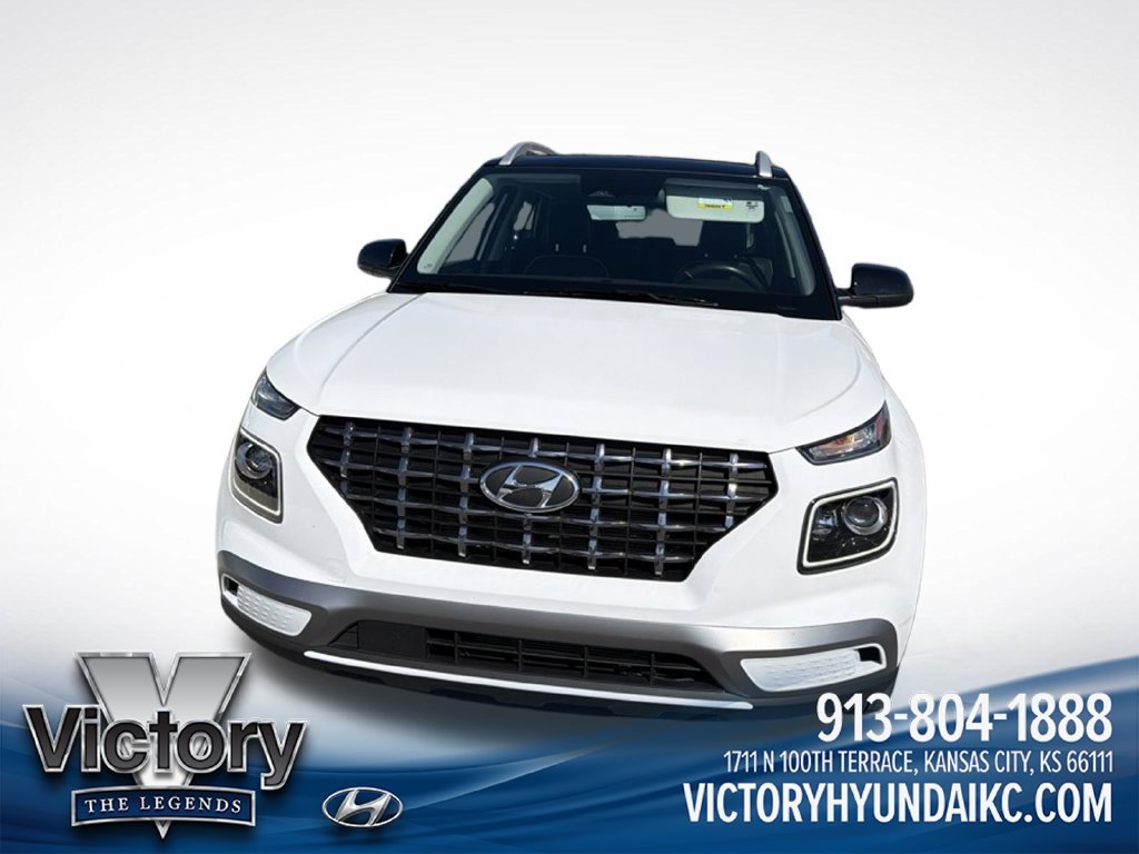 Used 2025 Hyundai Venue Limited FWD image 2