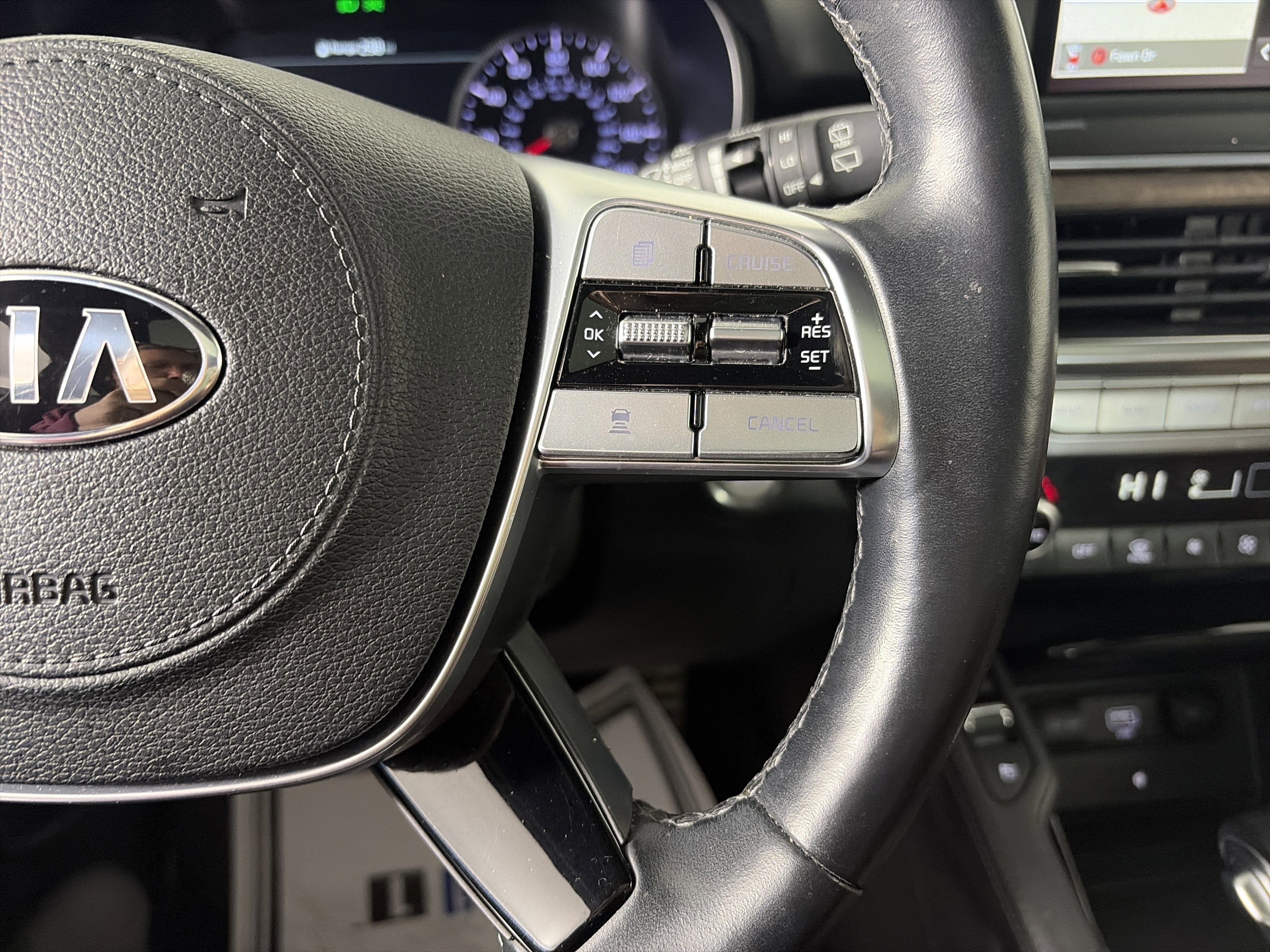 Used 2020 Kia Telluride SX w/ SX Prestige Package image 18